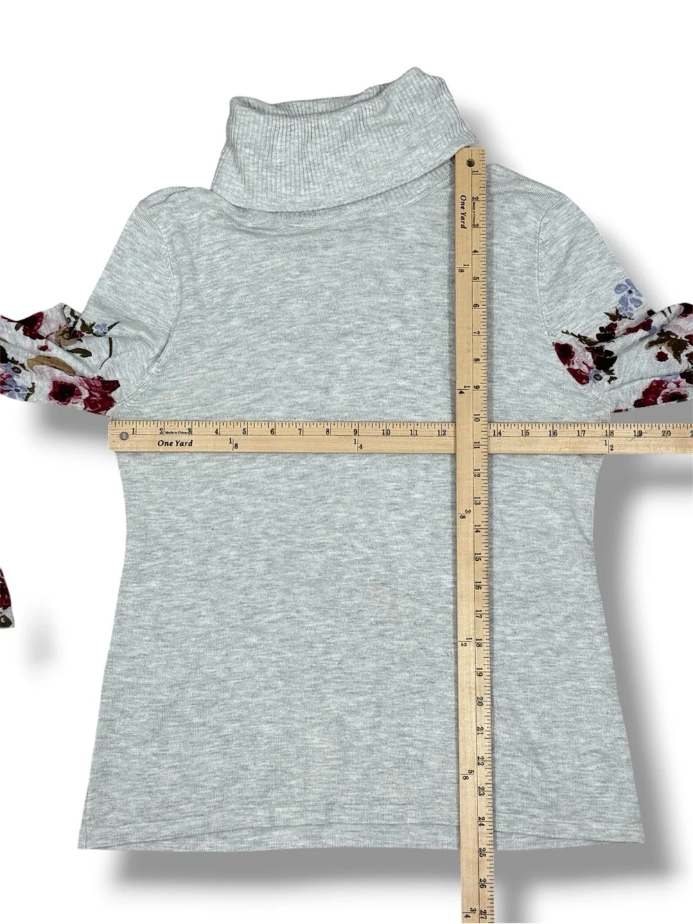 Rain + Rose Floral Statement Bell Sleeve‎ Turtleneck Sweater Grey Pink Large